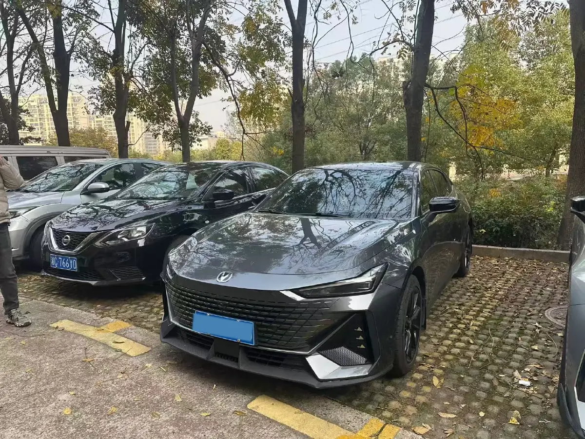 2023 ChangAn UNI-V 1.5T 188HP L4 7DCT 2023 ChangAn UNI-V 1.5T 188HP L4 7DCT