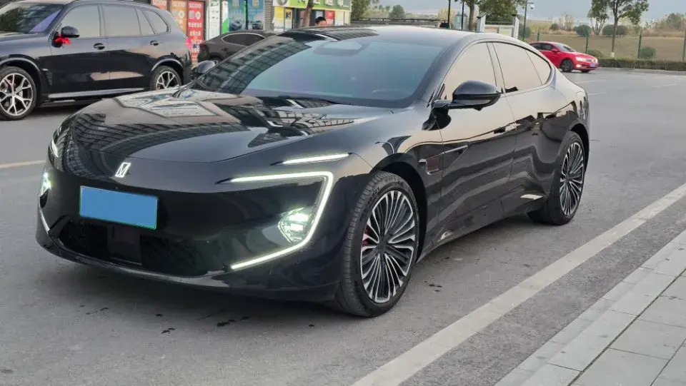 2025 Avatr 12 1.5T 156HP L4 REEV 39.05KWH