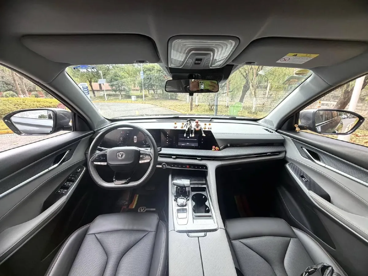 2022 ChangAn CS75 Plus 1.5T 188HP L4 8AT,autocango,china used car exporter,china ev exporter,chinese used car exporter,chinese used ev exporter