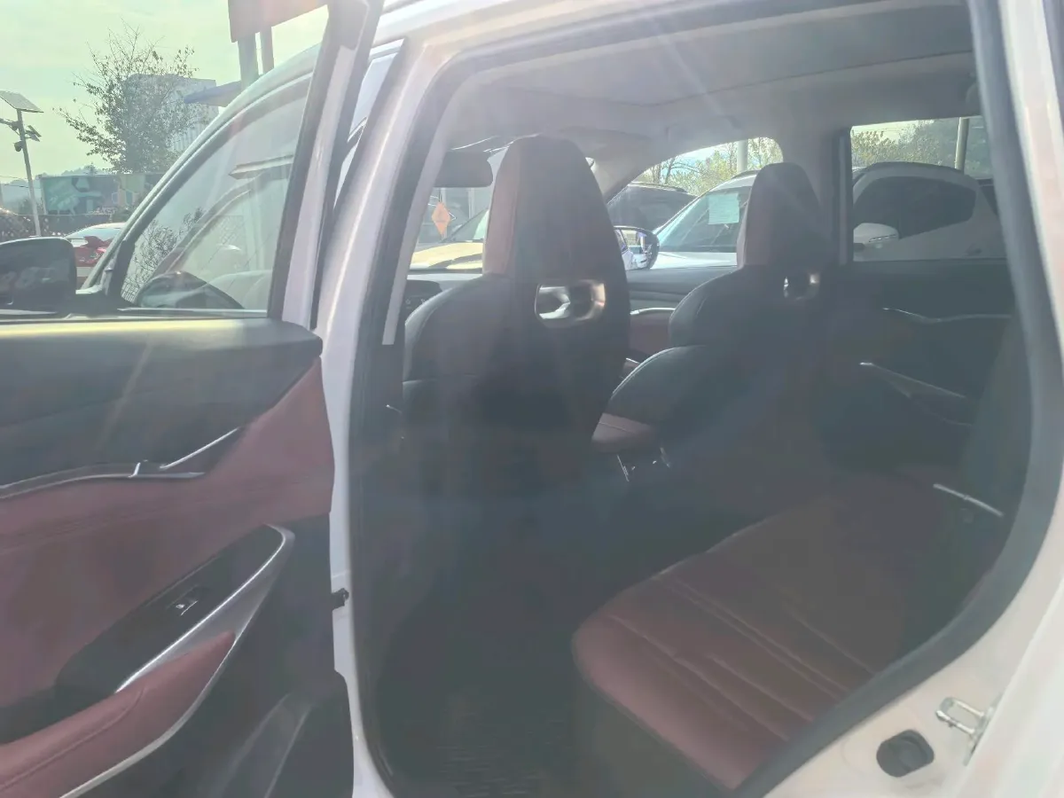 2020 ChangAn CS75 Plus 2.0T 233HP L4 8AT,autocango,china used car exporter,china ev exporter,chinese used car exporter,chinese used ev exporter