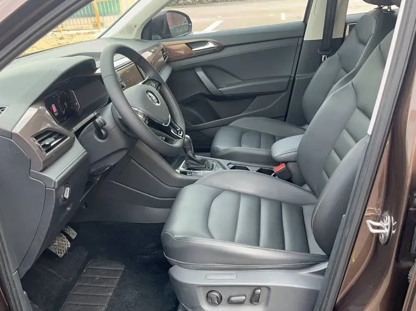 2019 Jeep Compass 1.3T 173HP L4 9AT,autocango,china used car exporter,china ev exporter,chinese used car exporter,chinese used ev exporter