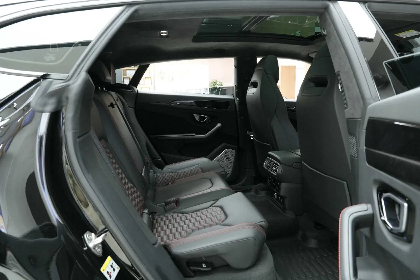 2021 Lamborghini Urus 4.0T 641HP V8 8AT,autocango,china used car exporter,china ev exporter,chinese used car exporter,chinese used ev exporter