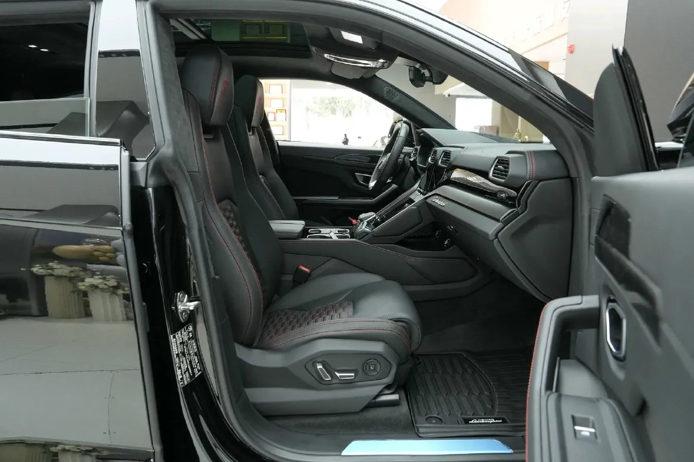 2021 Lamborghini Urus 4.0T 641HP V8 8AT,autocango,china used car exporter,china ev exporter,chinese used car exporter,chinese used ev exporter