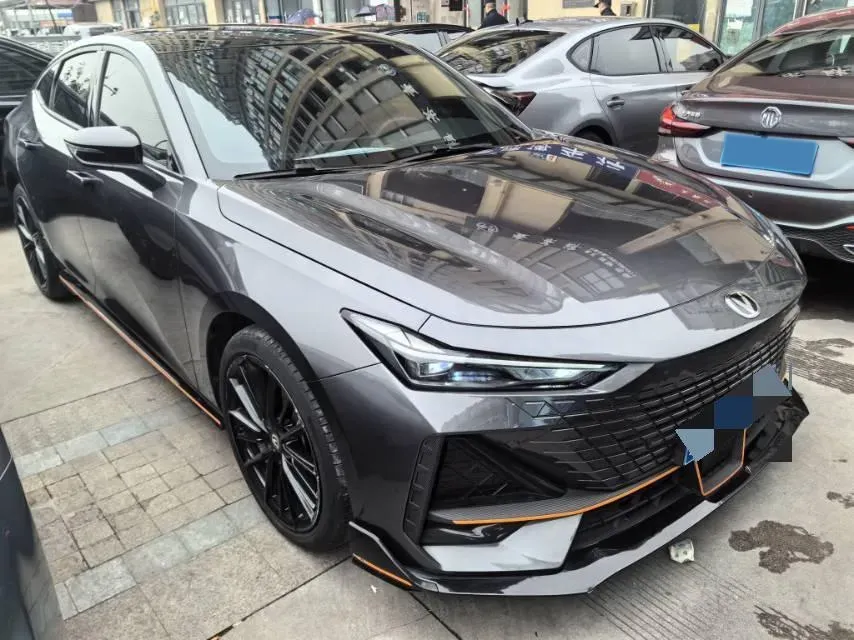 2022 ChangAn UNI-V 1.5T 188HP L4 7DCT,autocango,china used car exporter,china ev exporter,chinese used car exporter,chinese used ev exporter