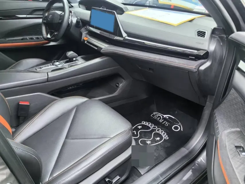 2022 ChangAn UNI-V 1.5T 188HP L4 7DCT,autocango,china used car exporter,china ev exporter,chinese used car exporter,chinese used ev exporter