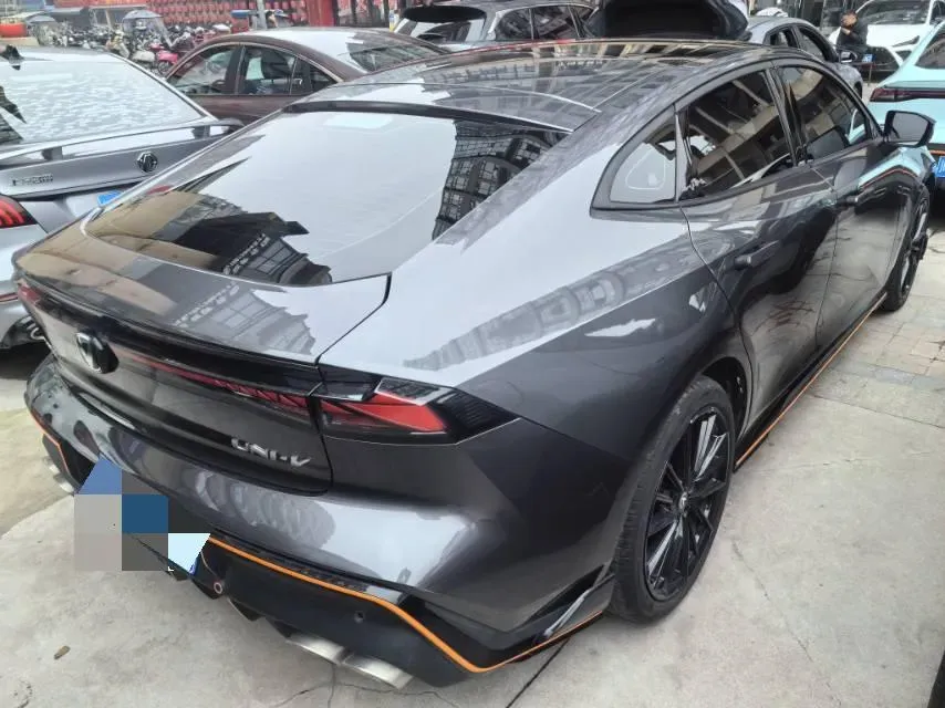 2022 ChangAn UNI-V 1.5T 188HP L4 7DCT,autocango,china used car exporter,china ev exporter,chinese used car exporter,chinese used ev exporter