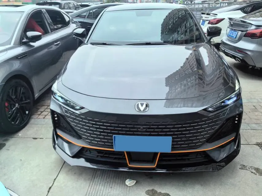 2022 ChangAn UNI-V 1.5T 188HP L4 7DCT,autocango,china used car exporter,china ev exporter,chinese used car exporter,chinese used ev exporter