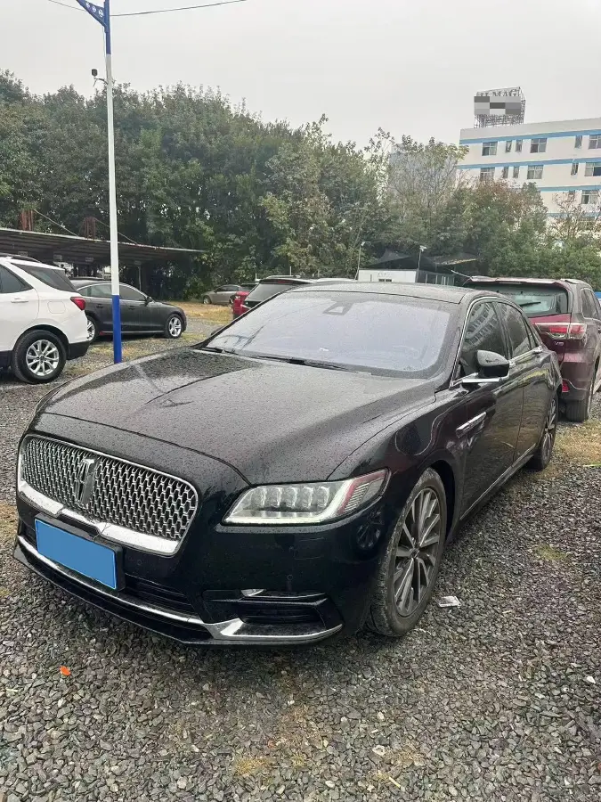 2019 Lincoln Continental 2.0T 261HP L4 6AT