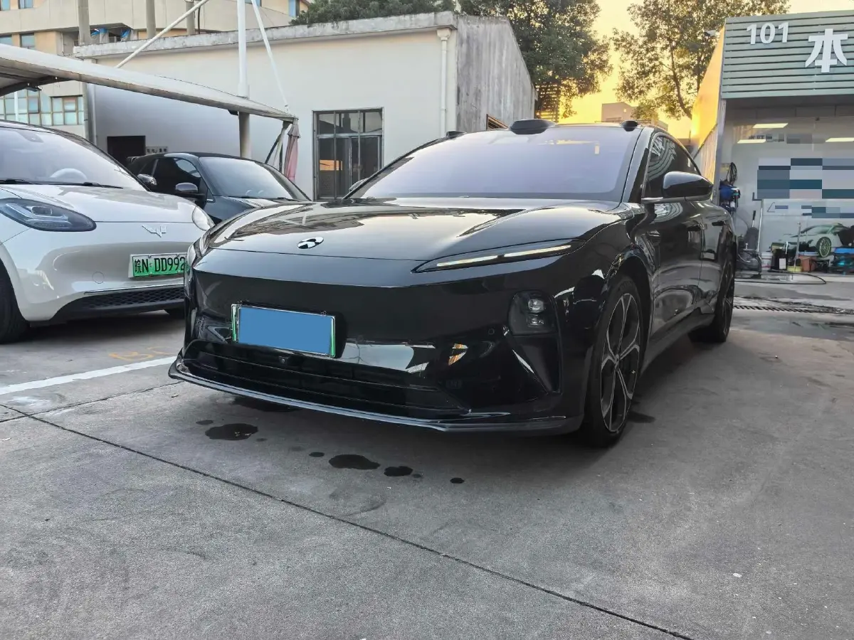 2024 NIO ET5T BEV 75KWH