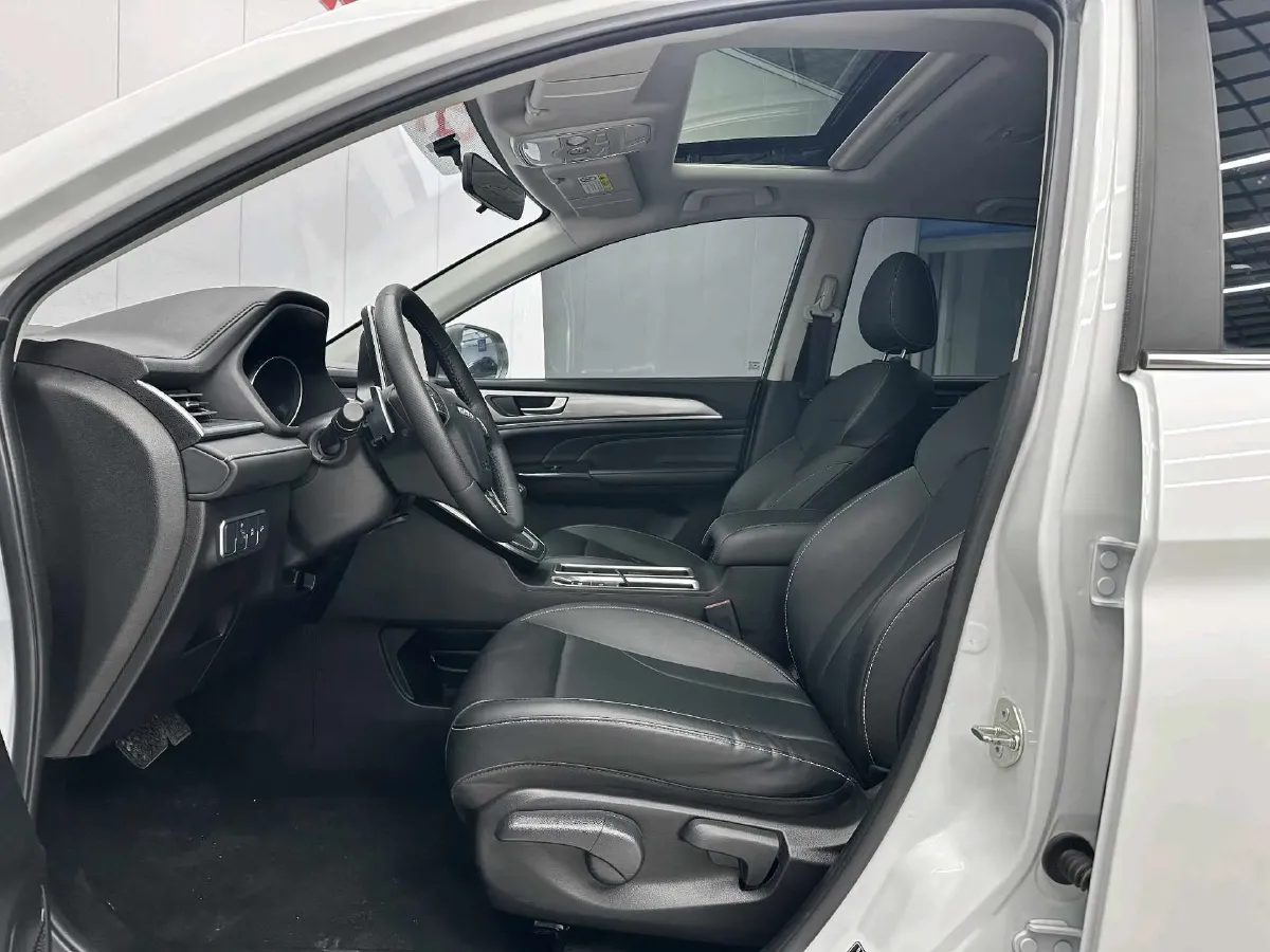 2023 Haval M6 1.5T 150HP L4 7DCT,autocango,china used car exporter,china ev exporter,chinese used car exporter,chinese used ev exporter