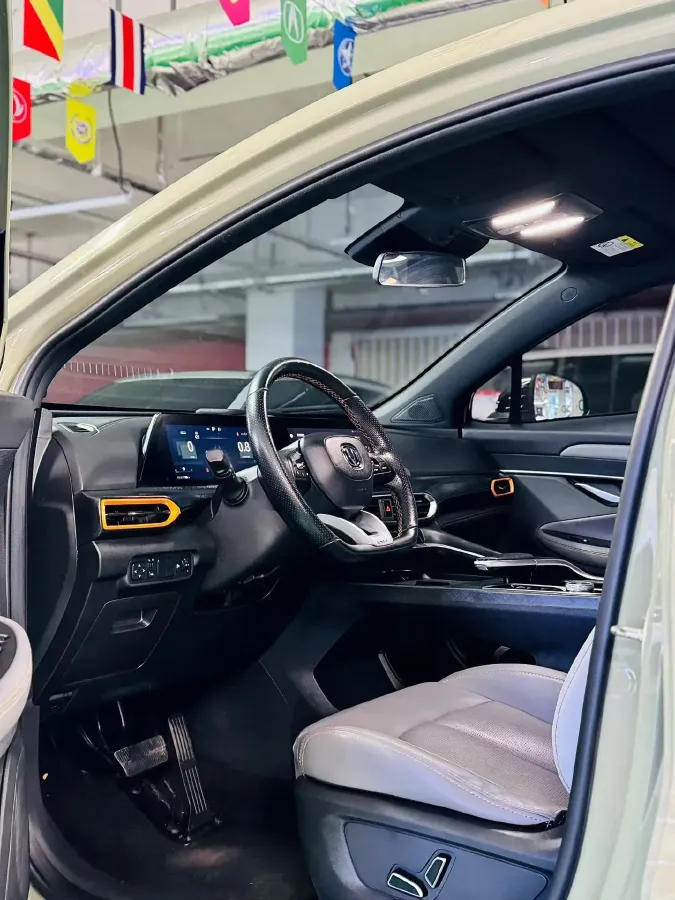 2020 ChangAn UNI-T 1.5T 180HP L4 7DCT,autocango,china used car exporter,china ev exporter,chinese used car exporter,chinese used ev exporter