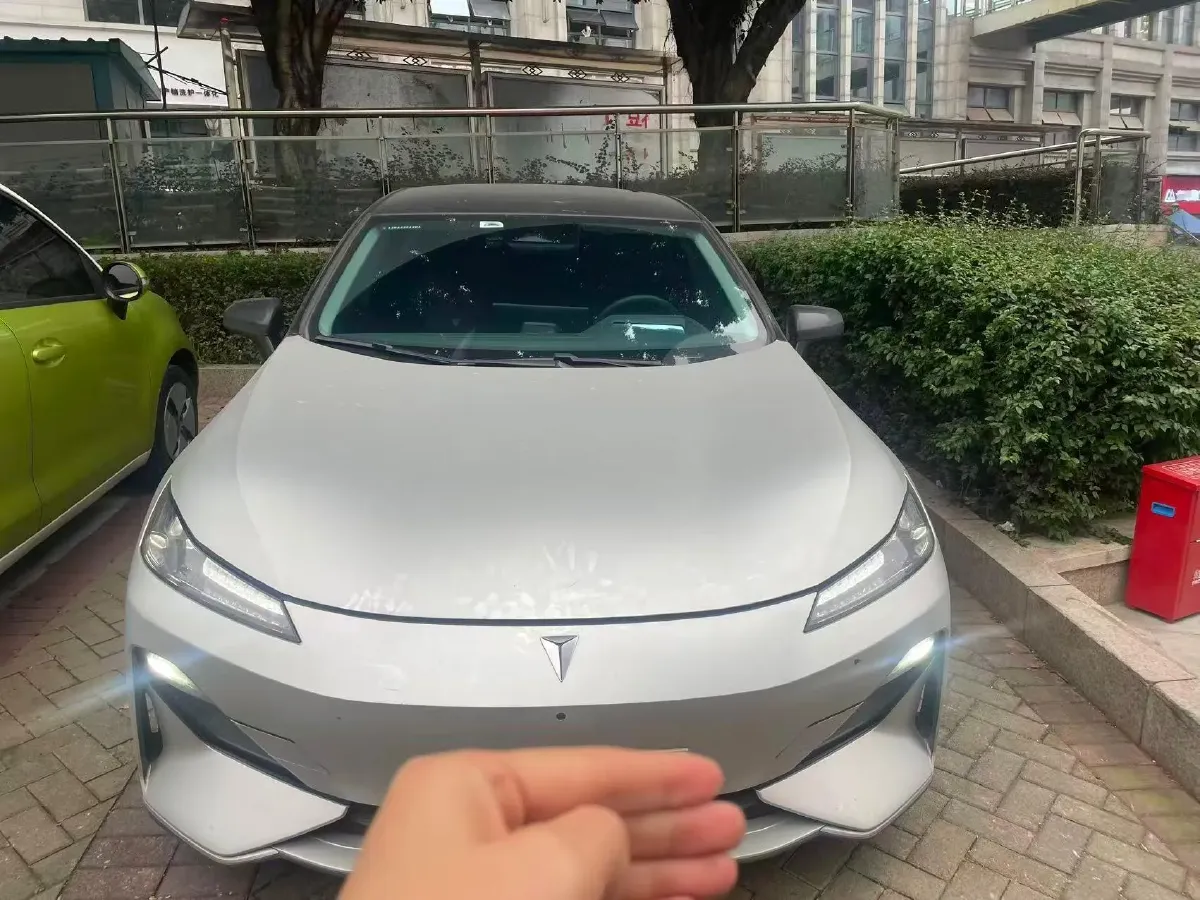 2022 DongFeng Forthing LingZhi EV BEV 68.4KWH,autocango,china used car exporter,china ev exporter,chinese used car exporter,chinese used ev exporter