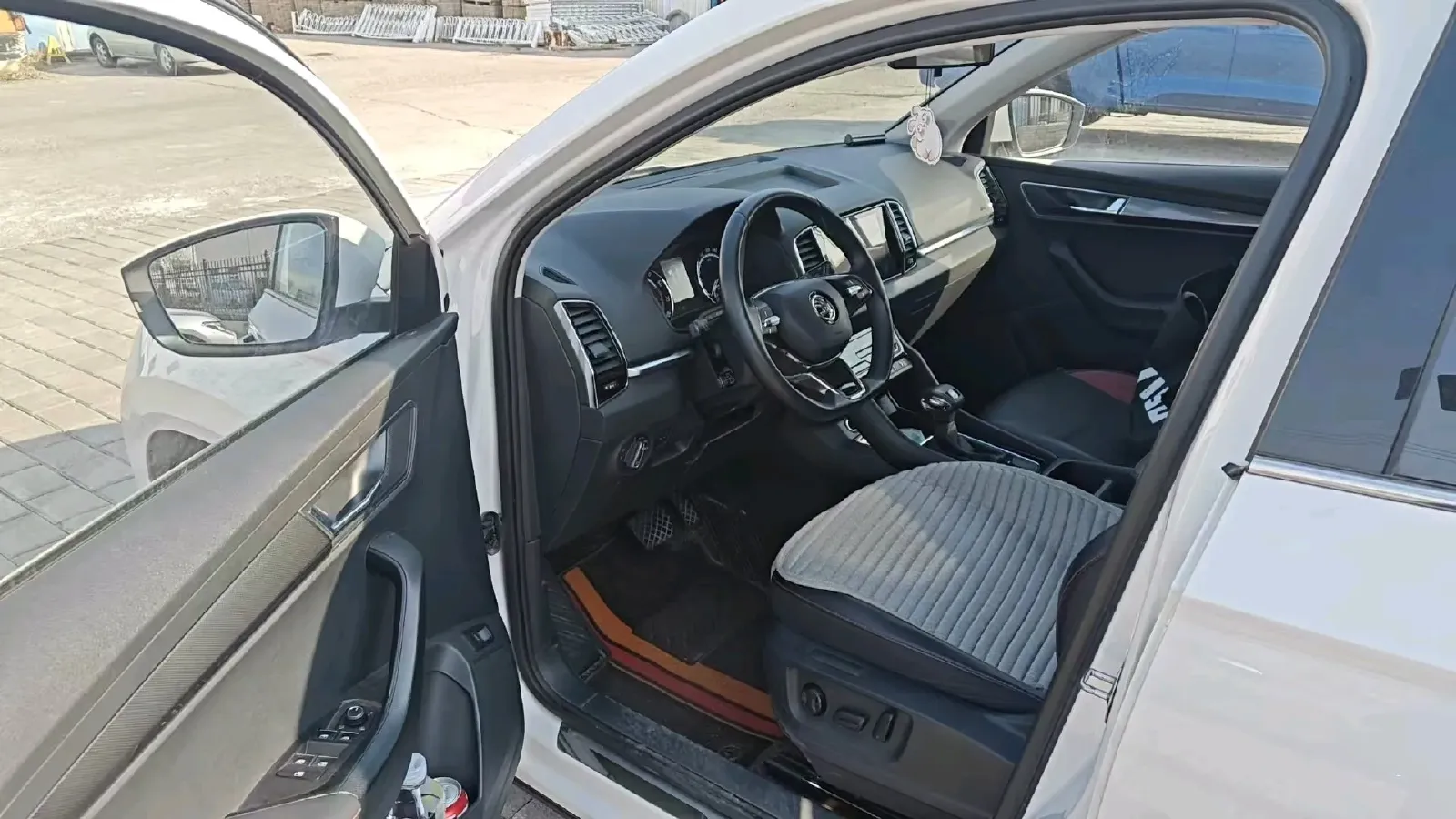 2021 Skoda Karoq 1.4T 150HP L4 7DCT,autocango,china used car exporter,china ev exporter,chinese used car exporter,chinese used ev exporter