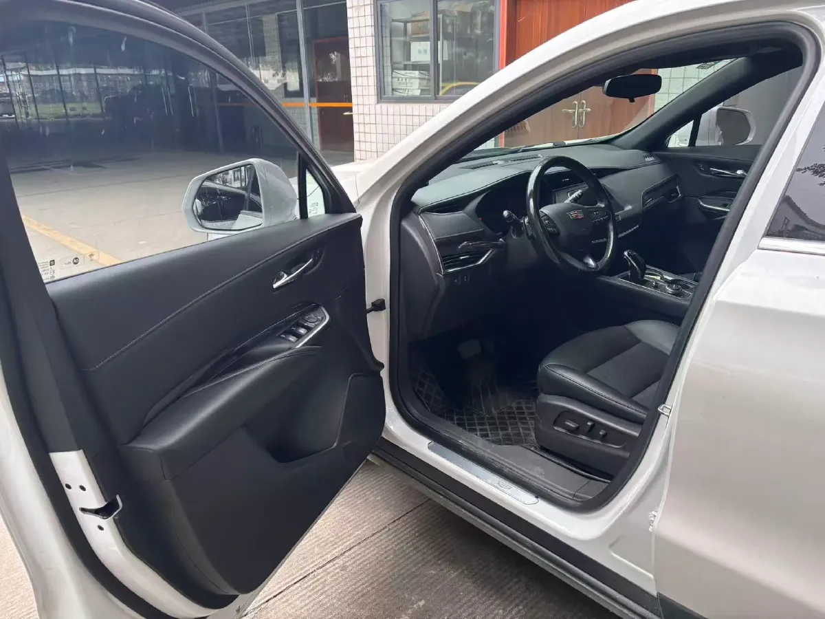 2020 Cadillac XT4 2.0T 241HP L4 9AT,autocango,china used car exporter,china ev exporter,chinese used car exporter,chinese used ev exporter