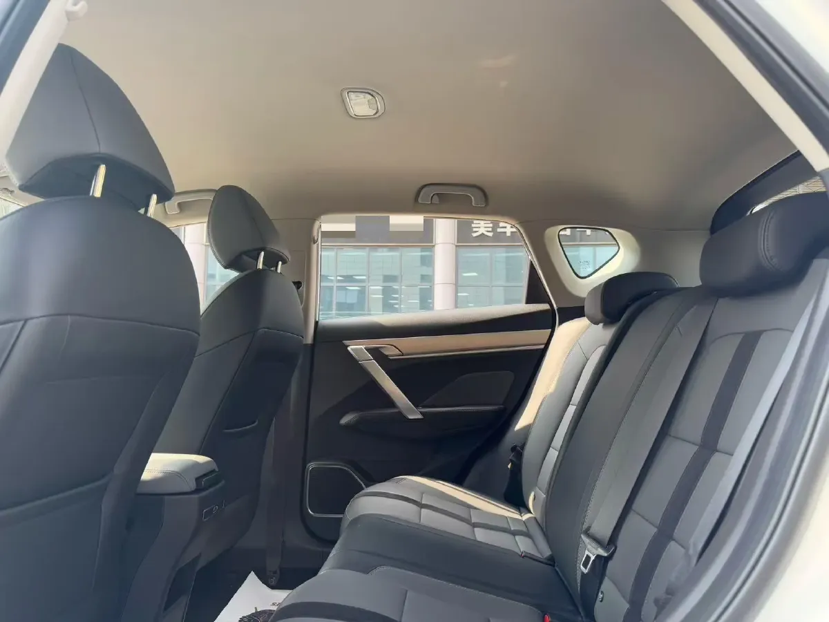 2023 Geely Coolray 1.5T 181HP L4 7DCT,autocango,china used car exporter,china ev exporter,chinese used car exporter,chinese used ev exporter