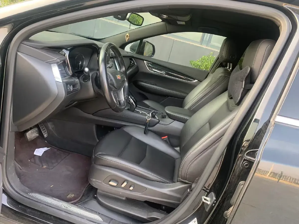 2021 Cadillac XT5 2.0T 237HP L4 9AT,autocango,china used car exporter,china ev exporter,chinese used car exporter,chinese used ev exporter