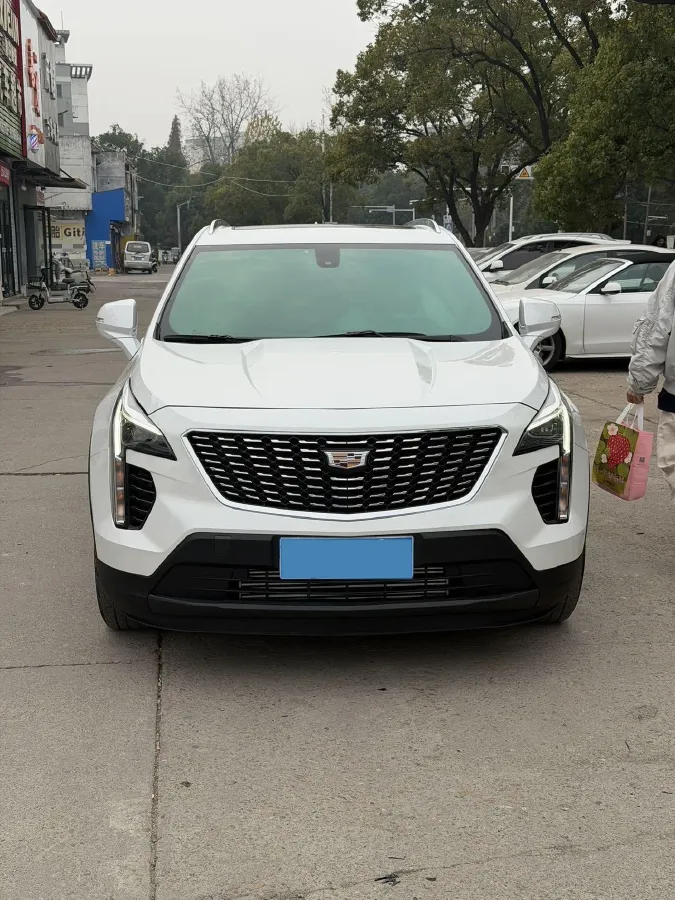 2022 Cadillac XT4 2.0T 237HP L4 9AT,autocango,china used car exporter,china ev exporter,chinese used car exporter,chinese used ev exporter