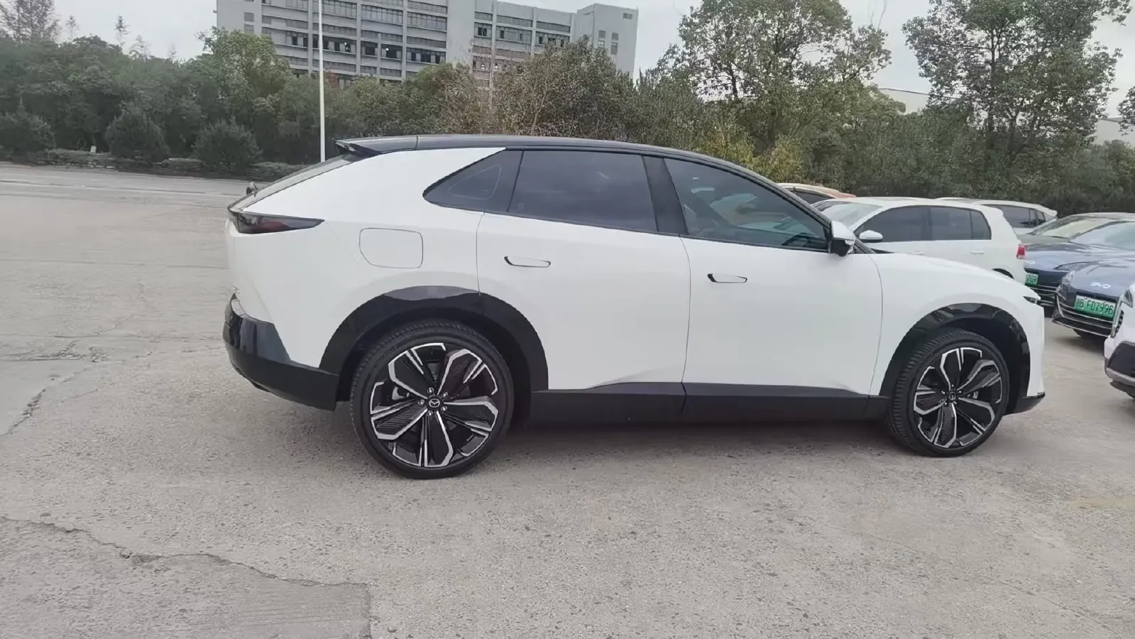 2025 Mazda EZ-60 REEV 98HP REEV,autocango,china used car exporter,china ev exporter,chinese used car exporter,chinese used ev exporter