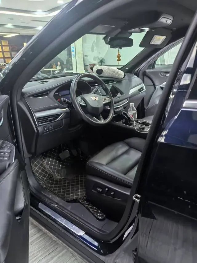 2022 Cadillac XT4 2.0T 237HP L4 9AT,autocango,china used car exporter,china ev exporter,chinese used car exporter,chinese used ev exporter