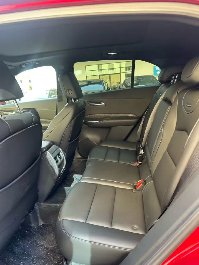 2024 Cadillac XT4 2.0T 237HP L4 9AT,autocango,china used car exporter,china ev exporter,chinese used car exporter,chinese used ev exporter