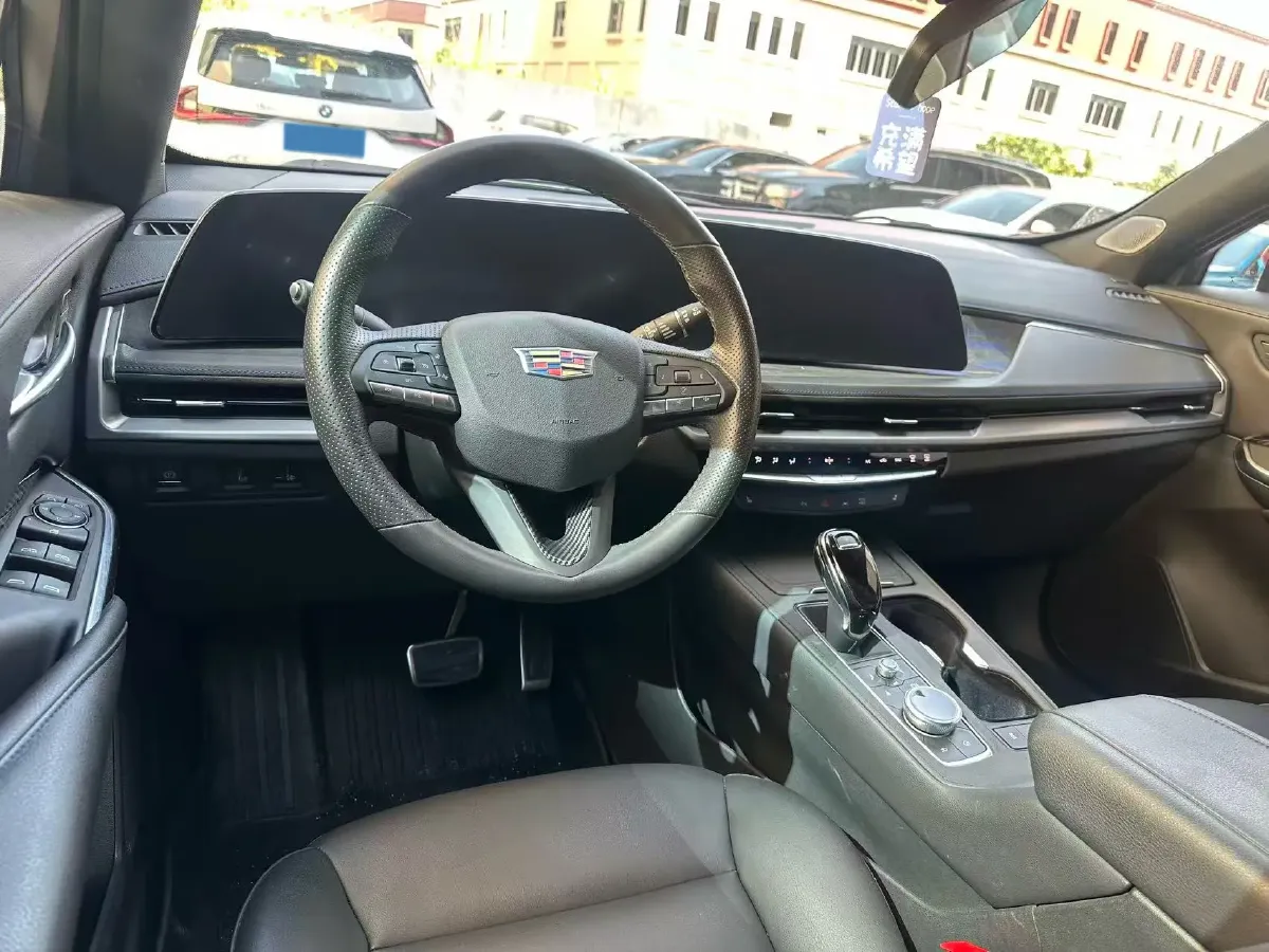 2024 Cadillac XT4 2.0T 237HP L4 9AT,autocango,china used car exporter,china ev exporter,chinese used car exporter,chinese used ev exporter