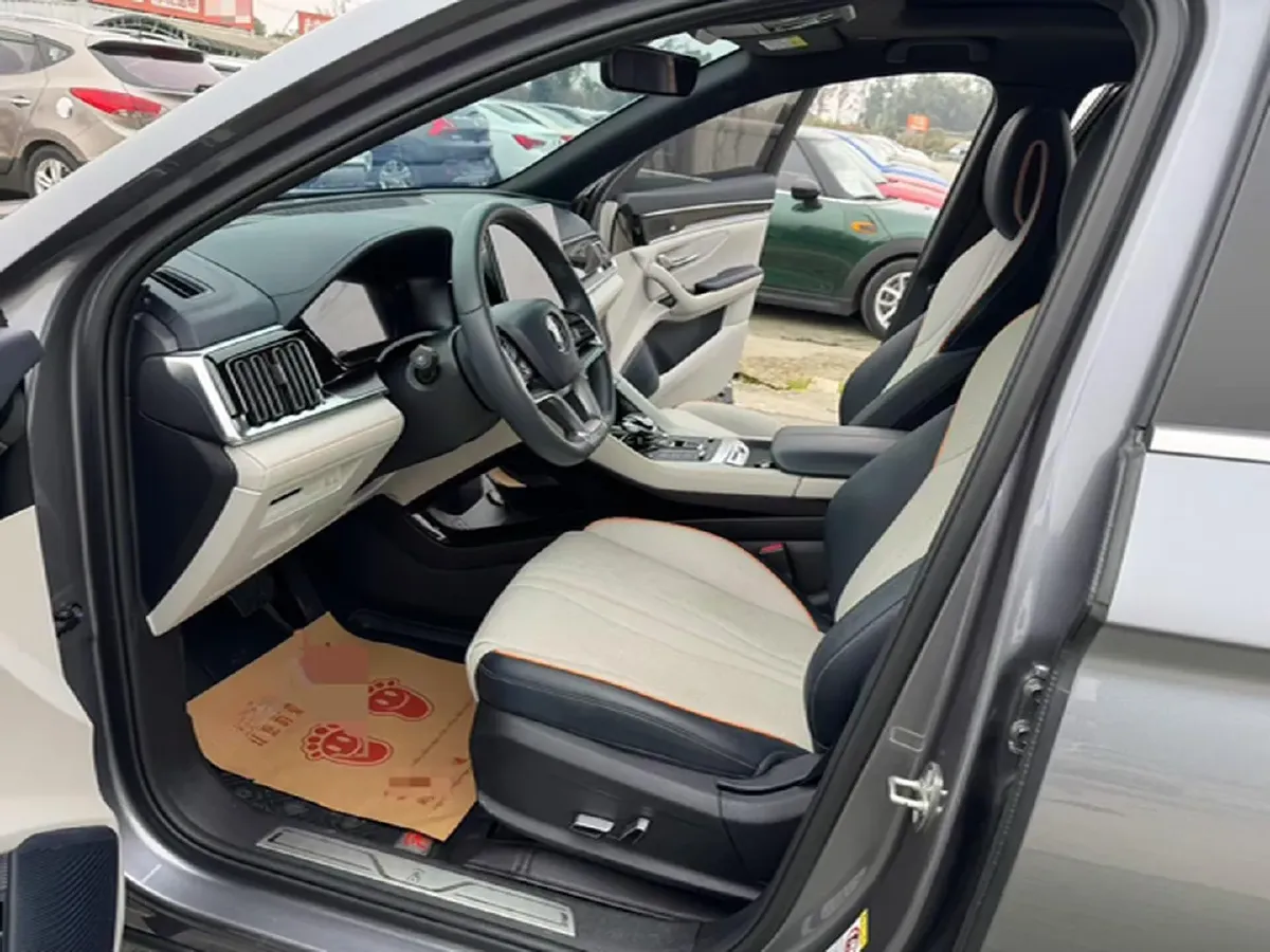 2022 Geely JiaJi 1.5T 177HP L3 7DCT PHEV 15.5KWH,autocango,china used car exporter,china ev exporter,chinese used car exporter,chinese used ev exporter