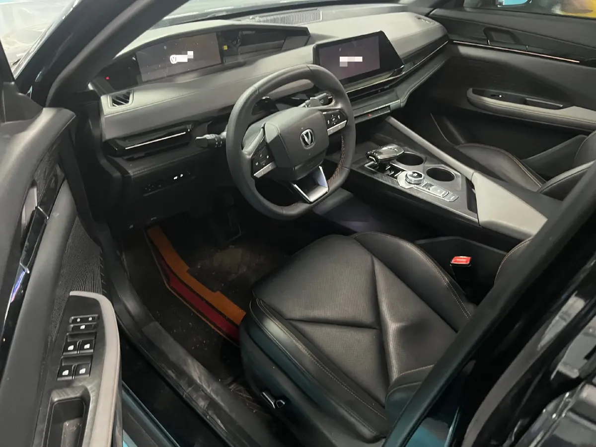 2022 ChangAn UNI-V 1.5T 188HP L4 7DCT,autocango,china used car exporter,china ev exporter,chinese used car exporter,chinese used ev exporter