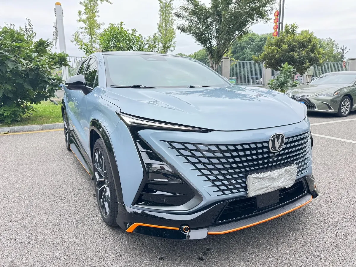 2022 ChangAn UNI-T 1.5T 188HP L4 7DCT,autocango,china used car exporter,china ev exporter,chinese used car exporter,chinese used ev exporter