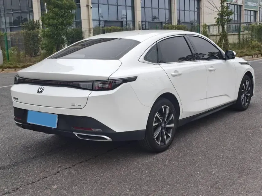 2024 ChangAn Eado 1.5T 170HP L4 7DCT,autocango,china used car exporter,china ev exporter,chinese used car exporter,chinese used ev exporter
