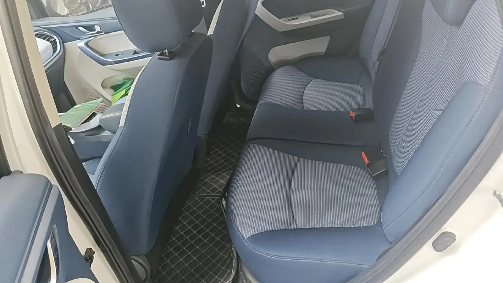 2022 ChangAn BenBen E-Star BEV 31.95KWH,autocango,china used car exporter,china ev exporter,chinese used car exporter,chinese used ev exporter