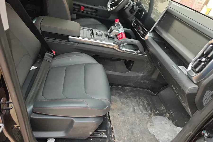 2023 Jetour Traveller 2.0T 254HP L4 7DCT,autocango,china used car exporter,china ev exporter,chinese used car exporter,chinese used ev exporter