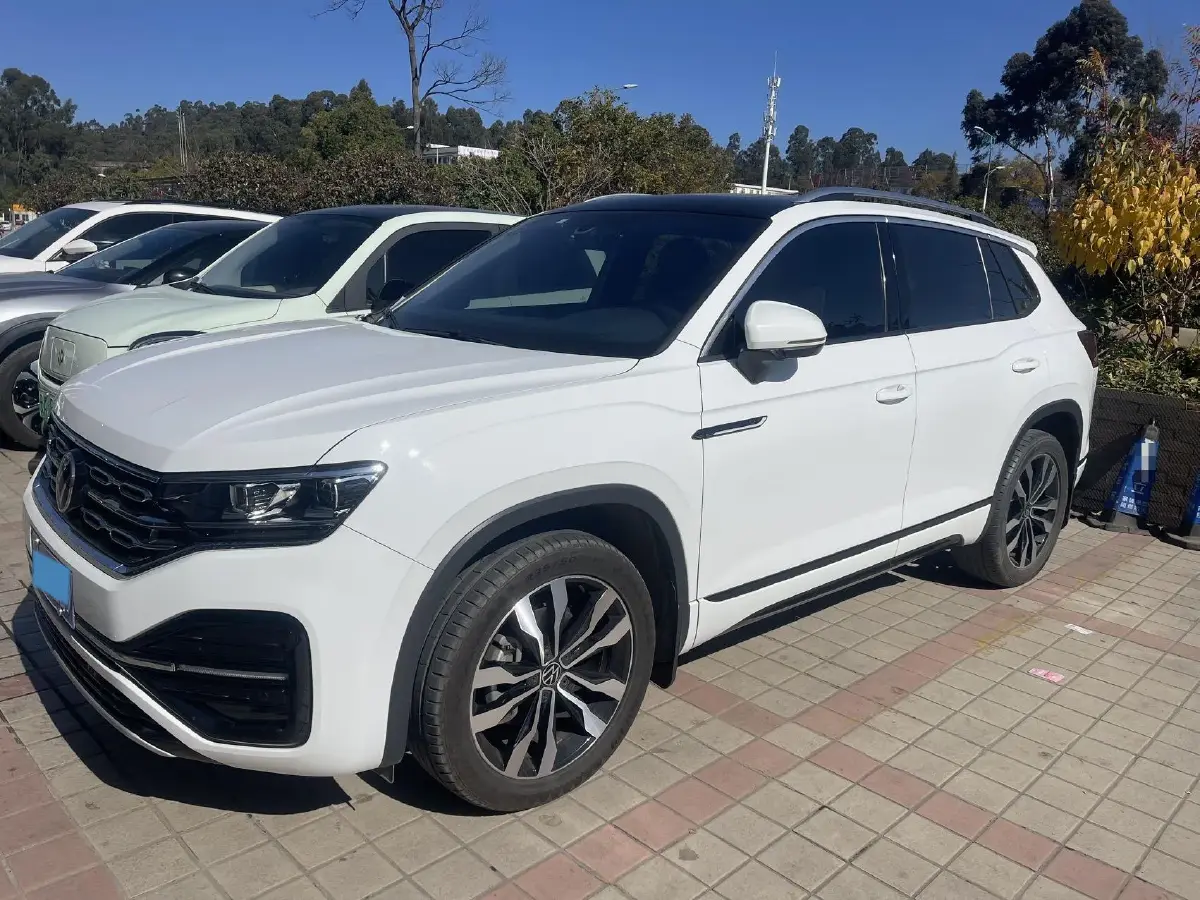 2022 Volkswagen Tayron 2.0T 220HP L4 7DCT