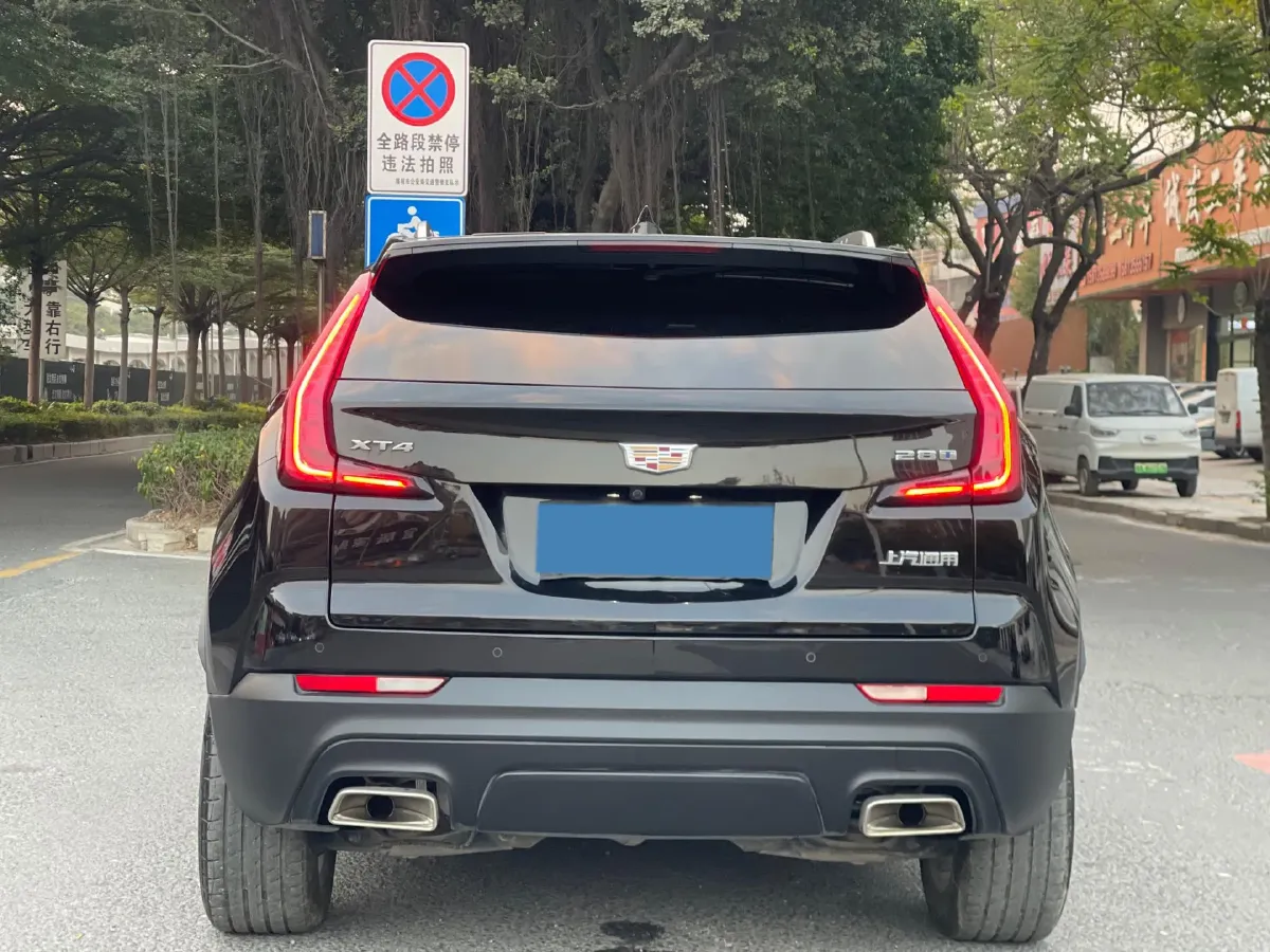 2022 Cadillac XT4 2.0T 237HP L4 9AT,autocango,china used car exporter,china ev exporter,chinese used car exporter,chinese used ev exporter