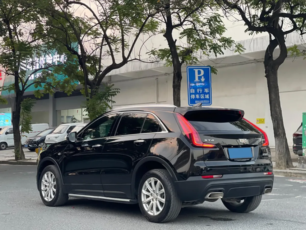 2022 Cadillac XT4 2.0T 237HP L4 9AT,autocango,china used car exporter,china ev exporter,chinese used car exporter,chinese used ev exporter