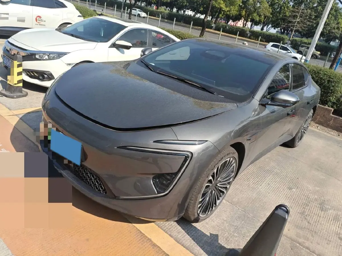 2025 Avatr 12 1.5T 156HP L4 REEV 39.05KWH