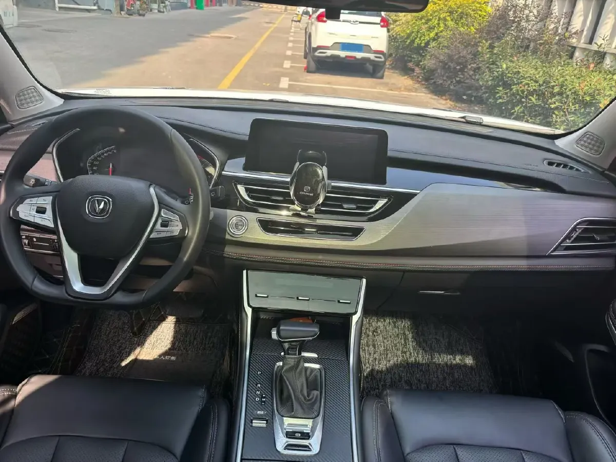 2021 ChangAn CS75 1.5T 178HP L4 7DCT,autocango,china used car exporter,china ev exporter,chinese used car exporter,chinese used ev exporter