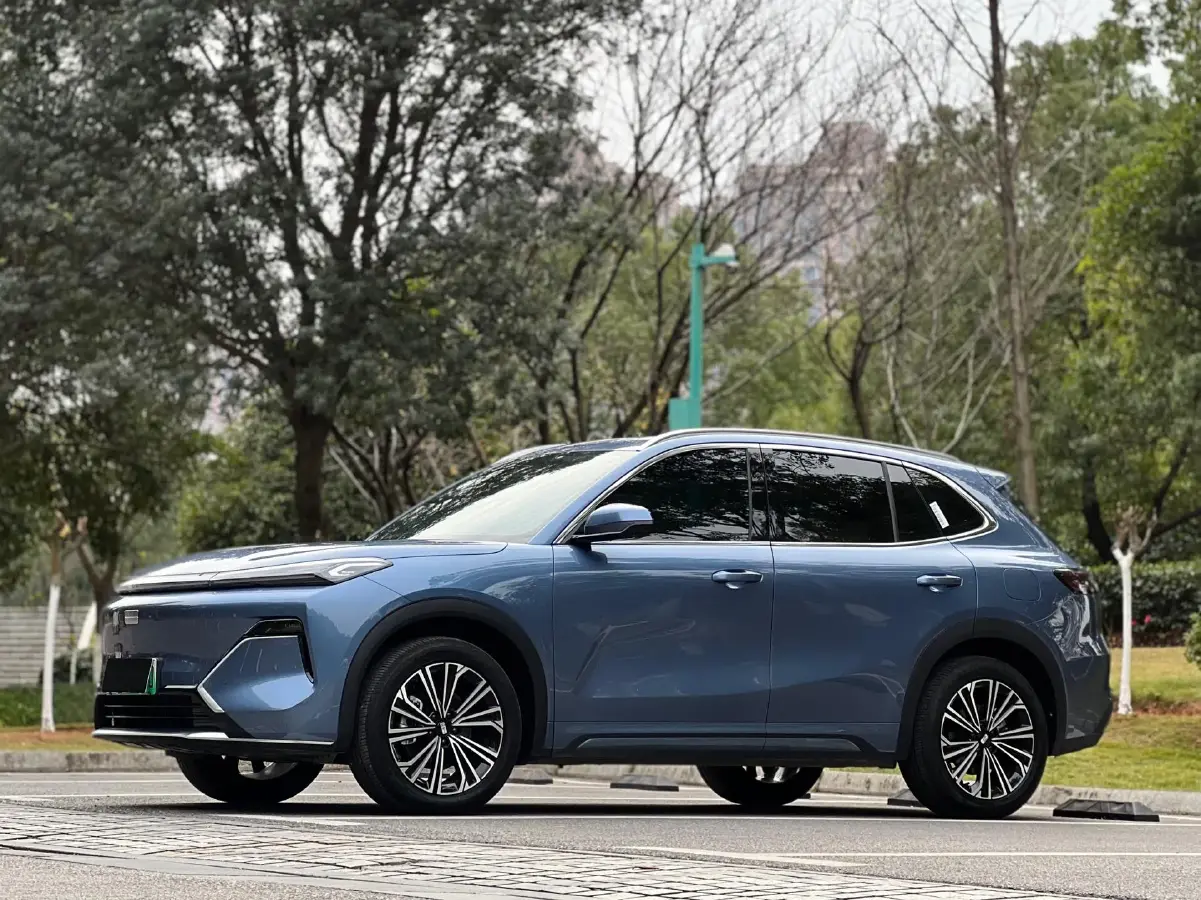 2025 BYD Sea Lion 05 DM-i 1.5L 101HP L4 E-CVT PHEV 18.3KWH