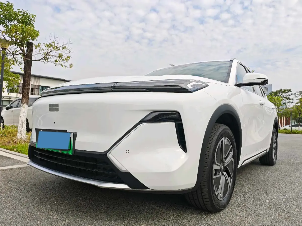 2025 BYD Sea Lion 05 DM-i 1.5L 101HP L4 E-CVT PHEV 18.3KWH