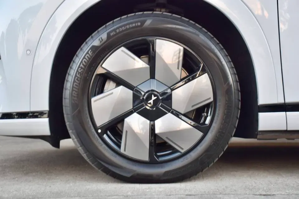 2024 Xpeng X9 BEV 101.5KWH,autocango,china used car exporter,china ev exporter,chinese used car exporter,chinese used ev exporter