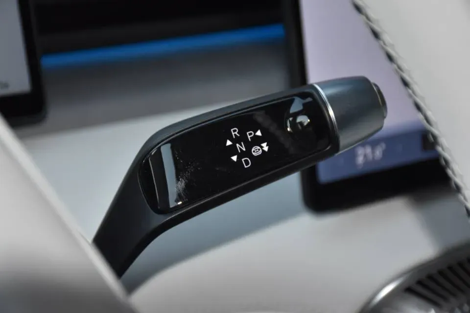 2024 Xpeng X9 BEV 101.5KWH,autocango,china used car exporter,china ev exporter,chinese used car exporter,chinese used ev exporter