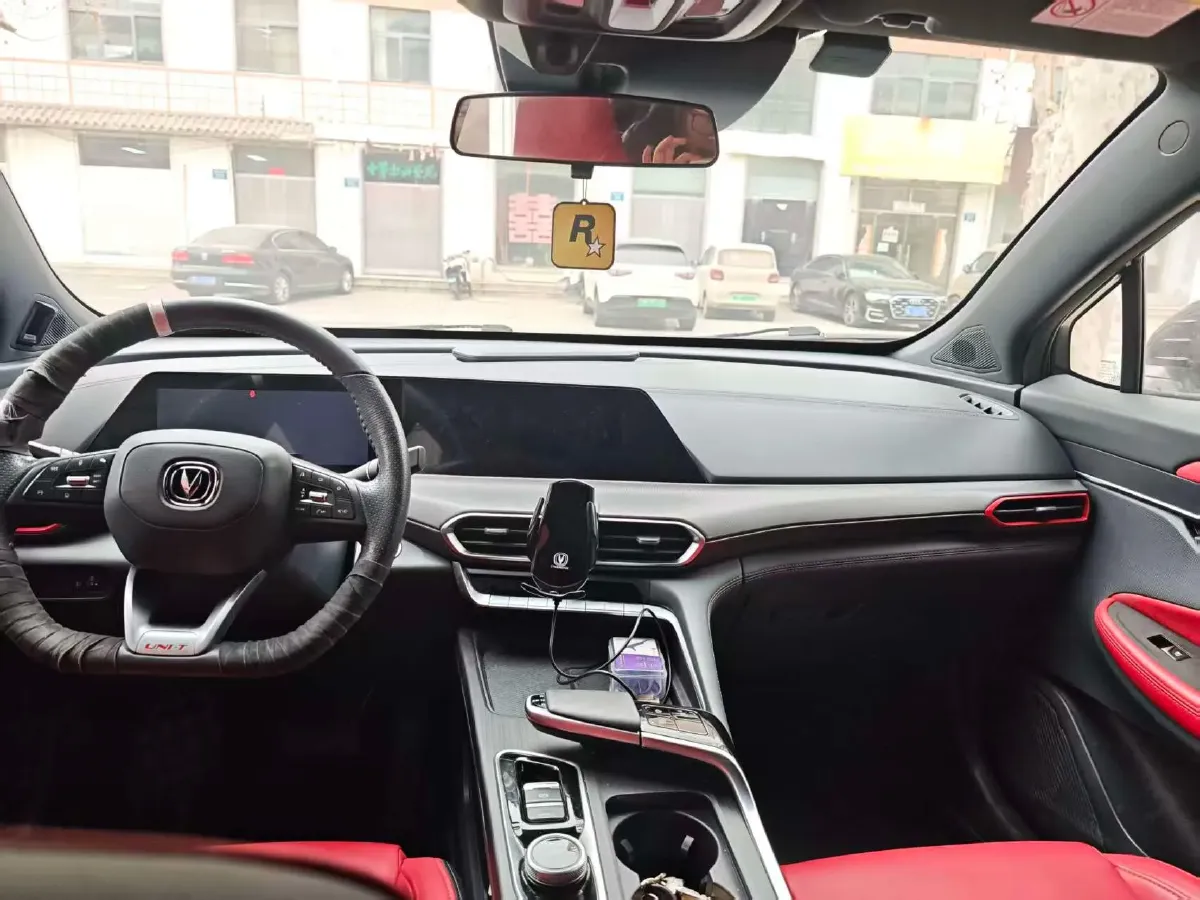 2020 ChangAn UNI-T 1.5T 180HP L4 7DCT,autocango,china used car exporter,china ev exporter,chinese used car exporter,chinese used ev exporter