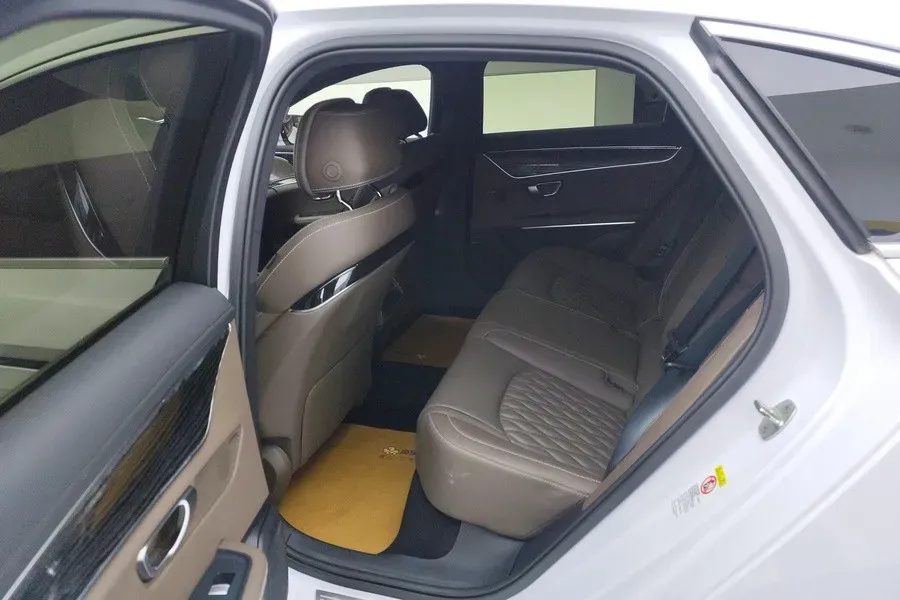 2022 Volkswagen Tiguan L 2.0T 186HP L4 7DCT,autocango,china used car exporter,china ev exporter,chinese used car exporter,chinese used ev exporter