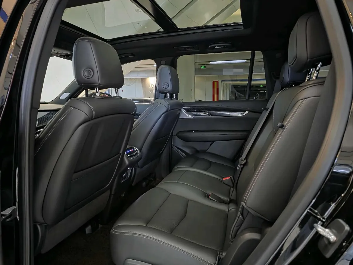 2022 Cadillac XT6 2.0T 237HP L4 9AT,autocango,china used car exporter,china ev exporter,chinese used car exporter,chinese used ev exporter