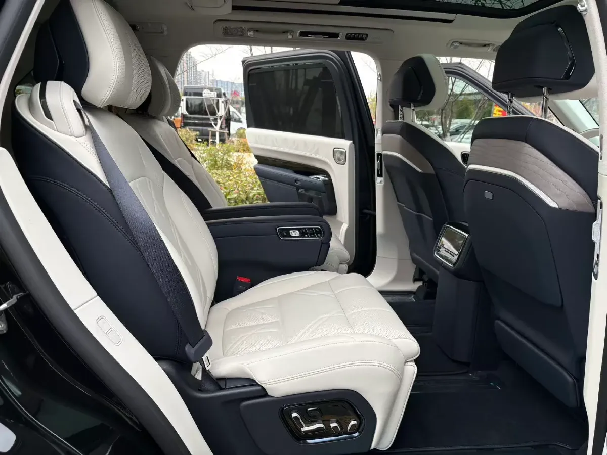 2025 Zeekr 9X 2.0T 279HP L4 1DHT PHEV,autocango,china used car exporter,china ev exporter,chinese used car exporter,chinese used ev exporter