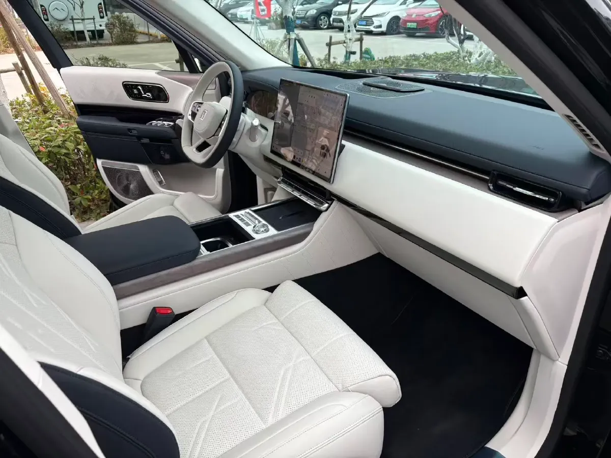 2025 Zeekr 9X 2.0T 279HP L4 1DHT PHEV,autocango,china used car exporter,china ev exporter,chinese used car exporter,chinese used ev exporter