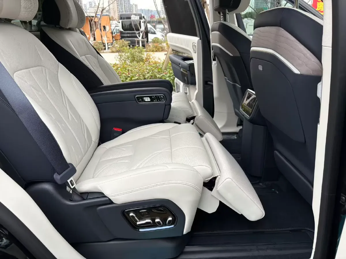 2025 Zeekr 9X 2.0T 279HP L4 1DHT PHEV,autocango,china used car exporter,china ev exporter,chinese used car exporter,chinese used ev exporter