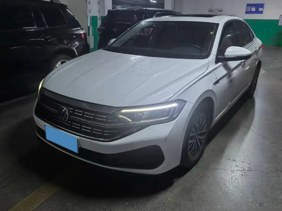 2023 Volkswagen Sagitar 1.2T 116HP L4 7DCT