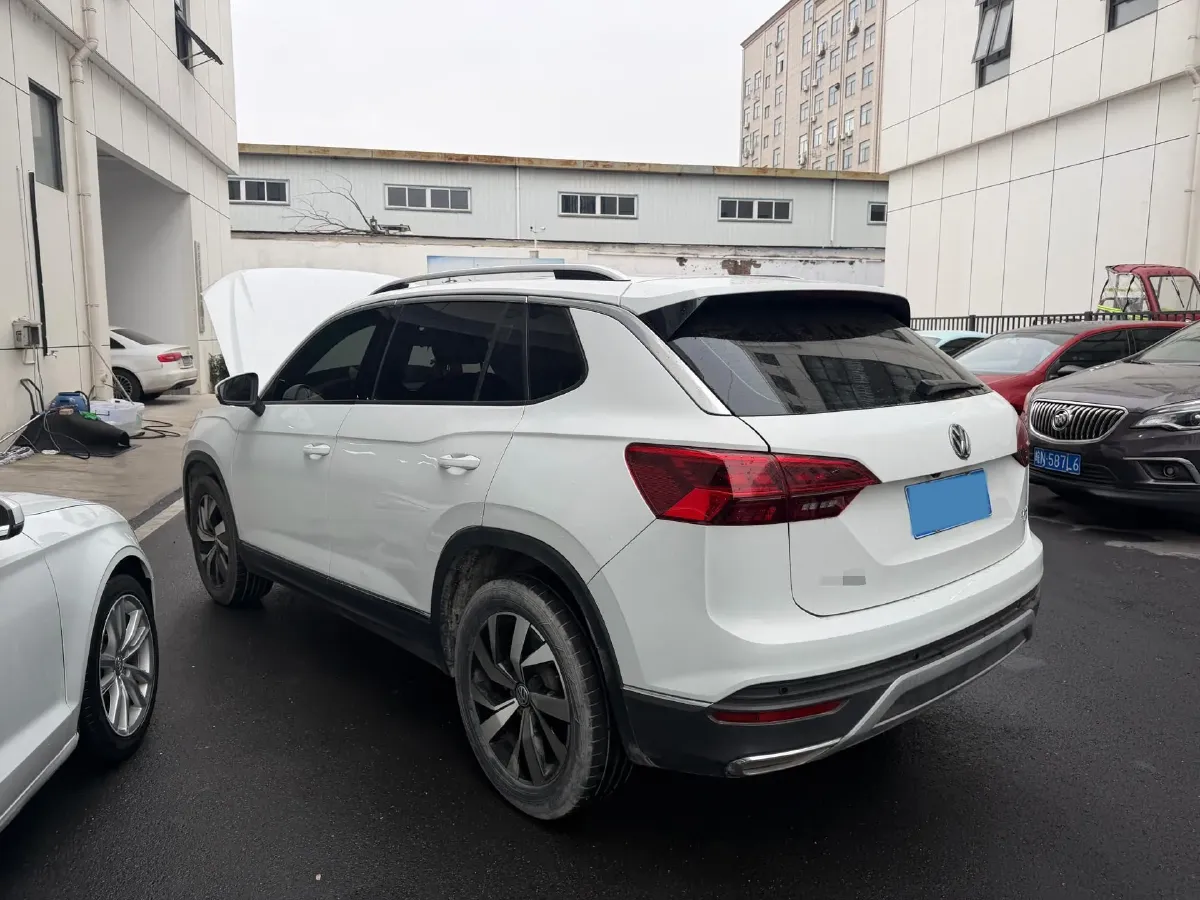 2019 Jeep Cherokee 2.0T 234HP L4 9AT,autocango,china used car exporter,china ev exporter,chinese used car exporter,chinese used ev exporter