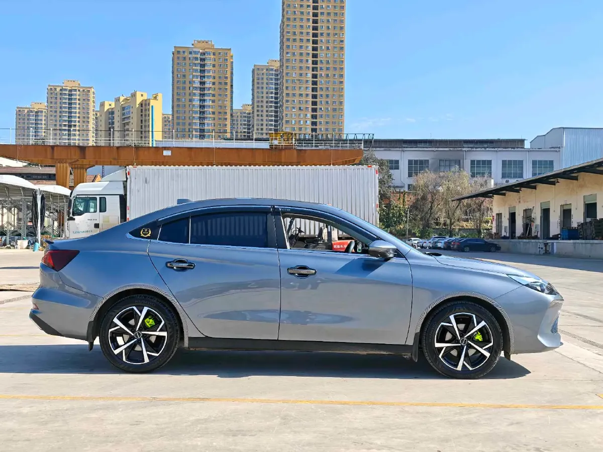 2023 Roewe i5 1.5L 129HP L4 CVT,autocango,china used car exporter,china ev exporter,chinese used car exporter,chinese used ev exporter