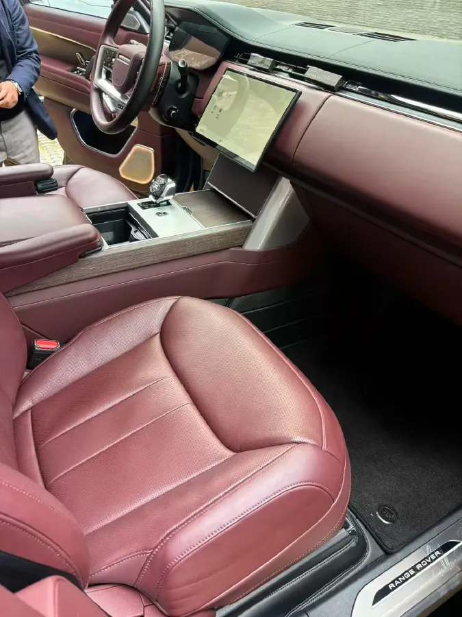 2025 Land Rover Range Rover 3.0T 400HP L6 8AT,autocango,china used car exporter,china ev exporter,chinese used car exporter,chinese used ev exporter